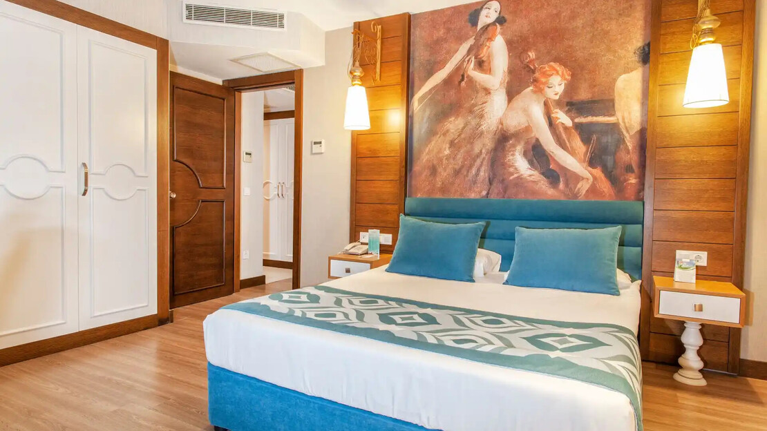 Dream World Resort & Spa